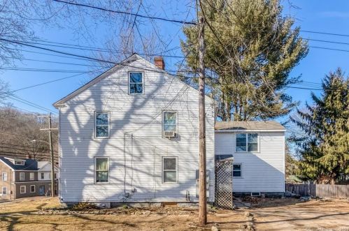 53 Main St, Deep River CT 06417-1804 exterior