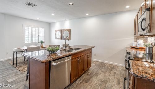 4020 34th St, Phoenix AZ  85018-5010 exterior