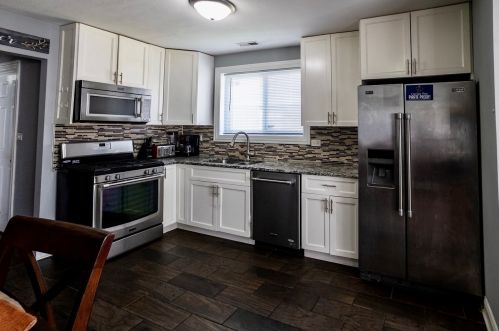 114 18 Ave, Broadview IL 60155-3928 exterior