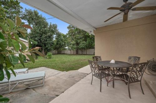 672 96 Ave, Naples FL 34108-2464 exterior