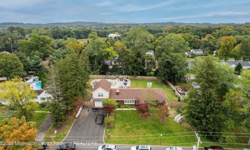 165 New Monmouth Rd, Middletown NJ  07748-2232 exterior