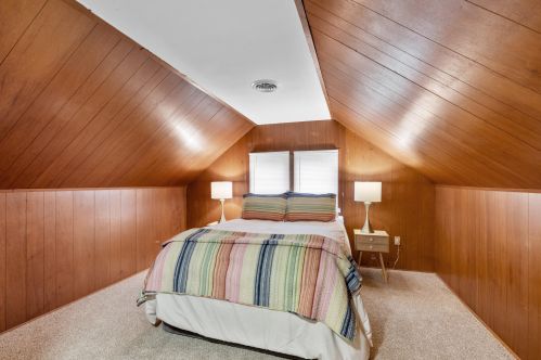 2823 Oriole Dr, Milwaukee WI 53209-4236 exterior