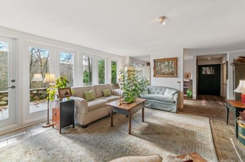 76 Davenport Rd, Roxbury CT 06783-1000 exterior