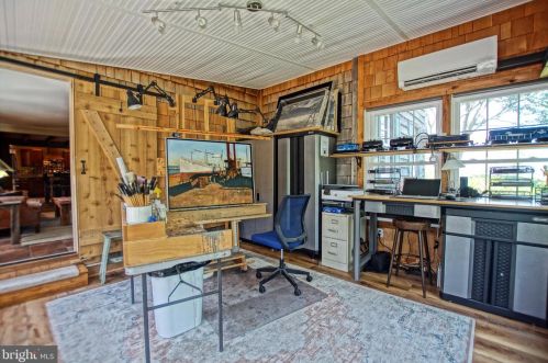 300 Gills Nck Rd, Lewes DE 19958-1425 exterior