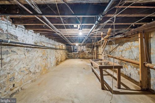 6402 Callowhill St, Philadelphia PA 19151-4009 exterior