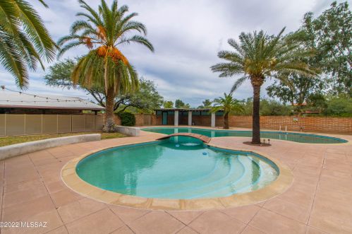 3380 Arroyo Chico, Tucson AZ  85716-5813 exterior