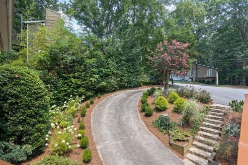 634 Green Valley Dr, Smyrna GA 30082-4107 exterior