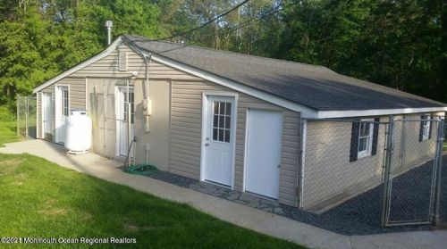 150 Magnolia Ln, Middletown NJ  07748-1858 exterior