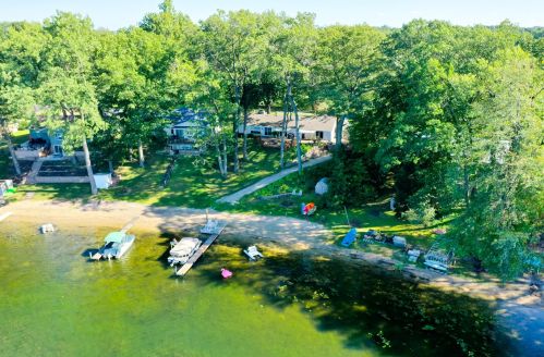 28148 Shr Dr, Gobles MI 49055-9115 exterior