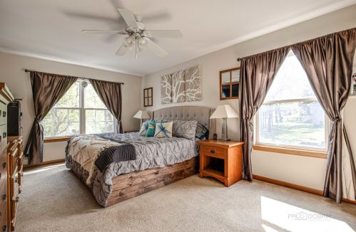 8520 Acorn Path, Bull Valley IL 60097-8866 exterior