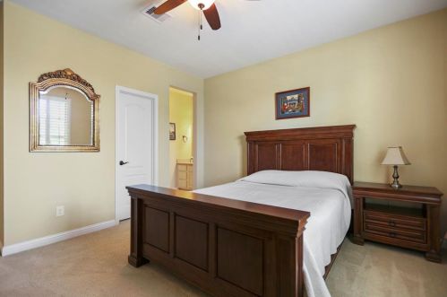 6215 Flewellen Falls Ln, Fulshear TX 77441-1116 exterior