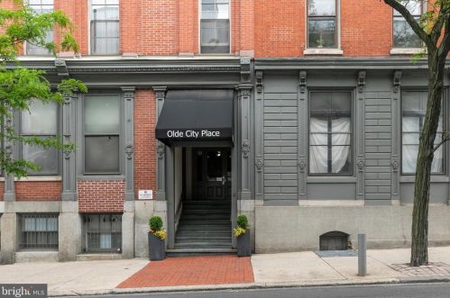 205 4th St, Philadelphia PA  19106-1855 exterior