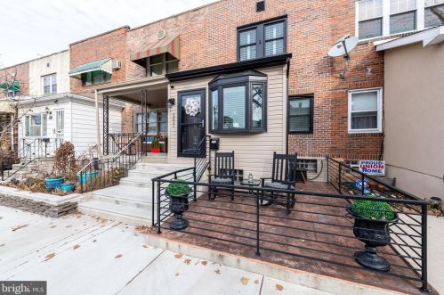 1011 Johnston St, Philadelphia PA 19145-4715 exterior