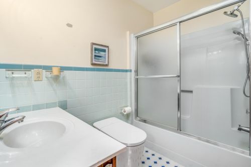 1616 Homecrest Ave, Kalamazoo MI  49001-4352 exterior