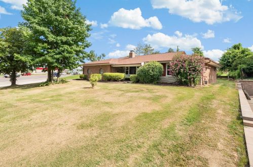 11800 Fairlind Dr, Saint Louis MO exterior