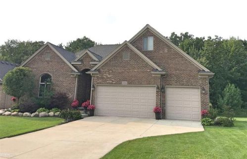 21014 Vesper Dr, Macomb Township, MI 48044-1368