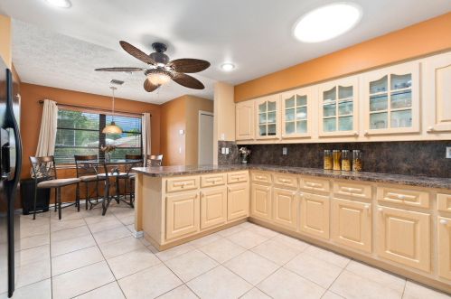 1718 Ocean Cove Ave, Fort Pierce FL  34953-2450 exterior