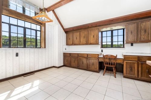 366 Litchfield Rd, Torrington CT 06791-2101 exterior