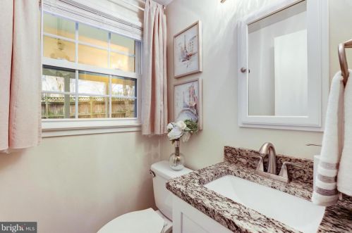 8428 Cherry Vly Ln, Alexandria VA 22309-2100 exterior