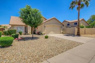 831 Naples Dr, Chandler, AZ 85226-2378