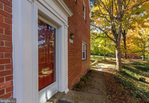 1254 Martha Custis Dr, Alexandria, VA 22302-2016