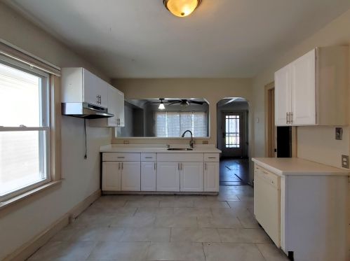 4906 37th St, Milwaukee WI  53221-2529 exterior