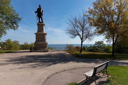 923 Kilbourn Ave, Milwaukee WI  53202-3421 exterior