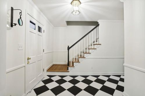 2104 Chrysler Dr, Atlanta, GA 30345-3405