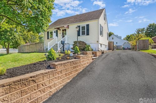 140 Lakeview Ave, Piscataway, NJ 08854-2740