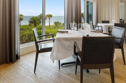 8808 Ln Palma Ln, Naples FL 34108-7755 exterior