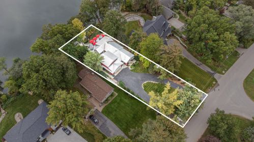 3272 Thorncrest Dr, Grand Rapids MI 49546-7353 exterior