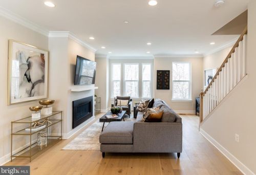 10326 Grosvenor Pl, Rockville MD 20852 exterior