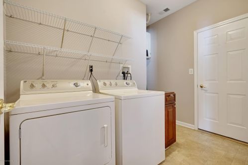 10 Heath Ln, Jackson Twp NJ 08527-4696 exterior