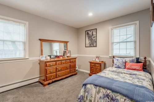 16 Kilburn Ave, Huntington Station NY 11746-1526 exterior