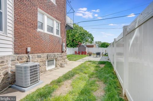 5817 Henry Ave, Philadelphia PA  19128-1702 exterior