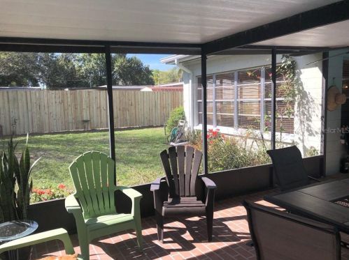 8005 Pne Hl Dr, Tampa FL 33617-7602 exterior