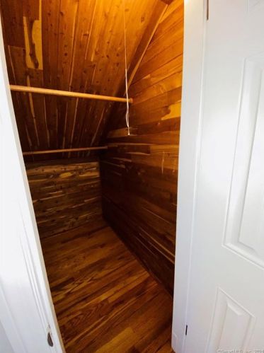 119 Kings Hwy, North Haven CT 06473-1211 exterior