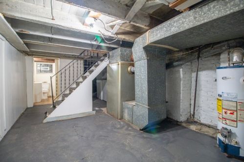 2123 Lloyd Ave, Pittsburgh PA 15218-1734 exterior