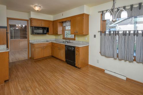 10204 Burleigh St, Milwaukee WI  53222-3304 exterior