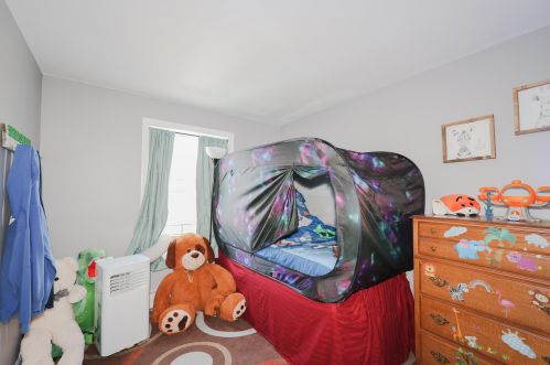 23 Vinton Dr, Concord NH  03303-1582 exterior