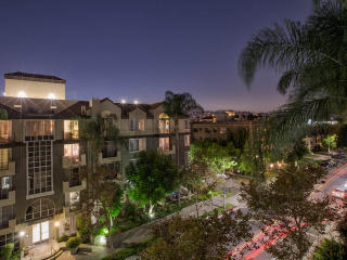 400 Detroit St, Los Angeles CA  90036-3527 exterior