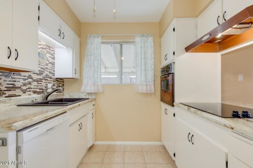 6702 42nd Ave, Phoenix AZ 85029-3068 exterior