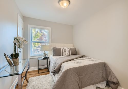 8748 Dorchester Ave, Chicago IL 60619-7010 exterior