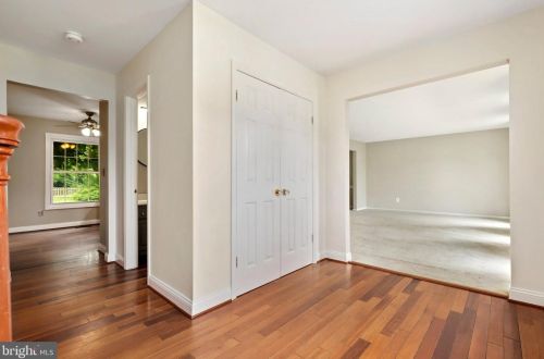 17032 Flatwood Dr, Rockville MD 20855-2539 exterior