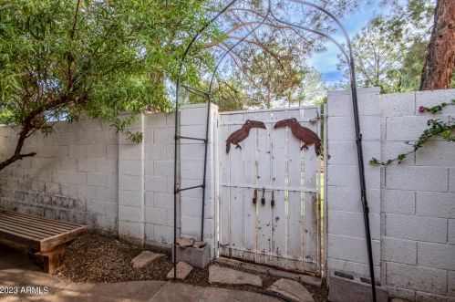 7035 28th Dr, Phoenix AZ 85051-4024 exterior