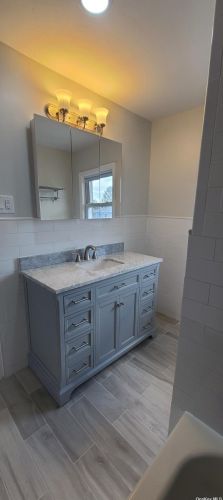 1030 Franklin Ave, Valley Stream NY 11580-4529 exterior