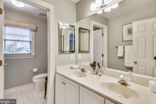 1276 Beverly Rd, Mc Lean VA 22101-2834 exterior