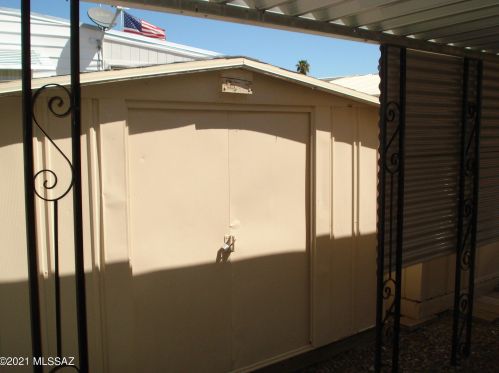 5668 Cir Z St, Tucson AZ 85713-4419 exterior