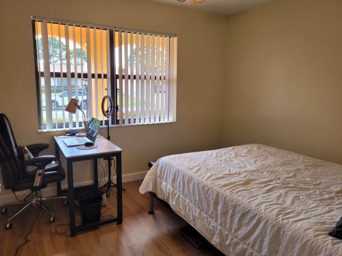 457 Walters Ter, Fort Pierce FL  34983-3878 exterior