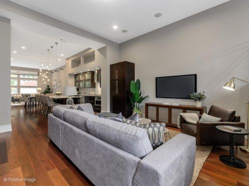 1856 Erie St, Chicago IL 60624-1074 exterior